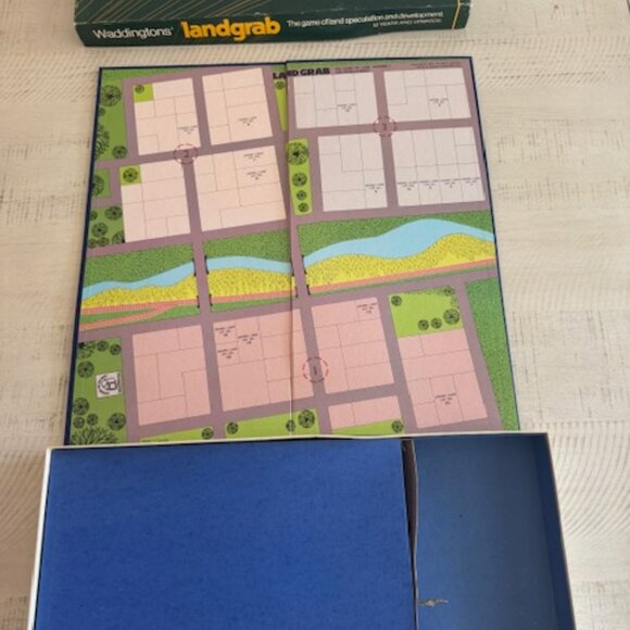 Rare, vintage 1974 Waddington's Landgrab French/English Version - Picture 3 of 10